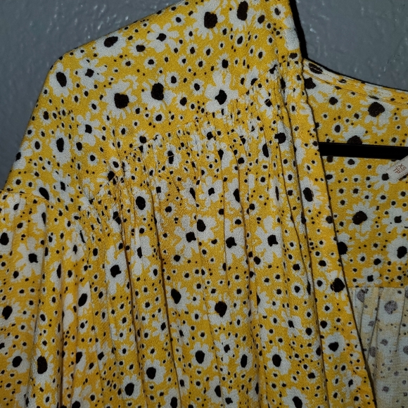 Free People Top puff sleeve drawstring waist 3/4 sleeve Yellow Floral XS 😍 - Picture 8 of 9